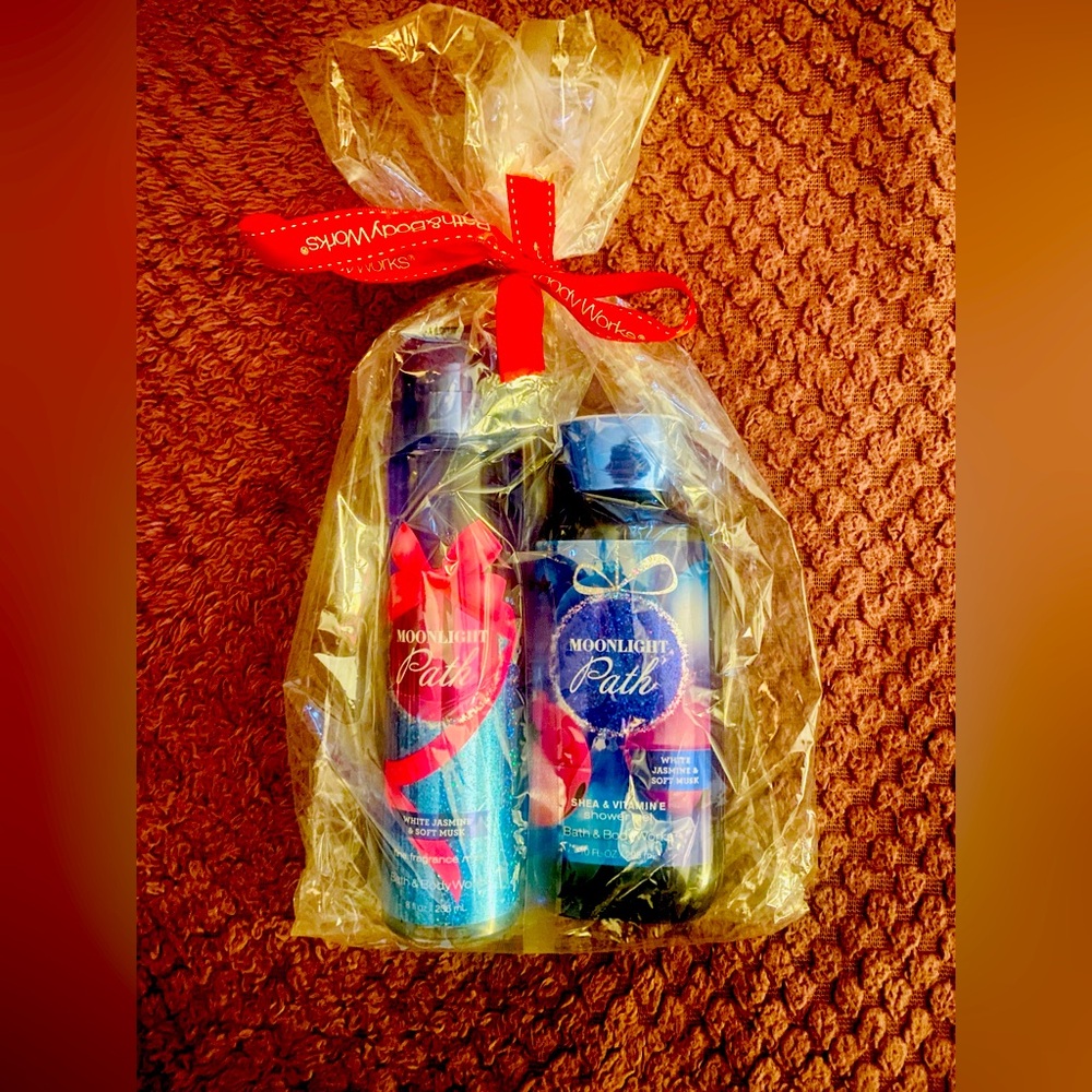 🎀NWT! Limited Holiday Edition! Bath & Body Works Moonlight Path Gift Set!🎀